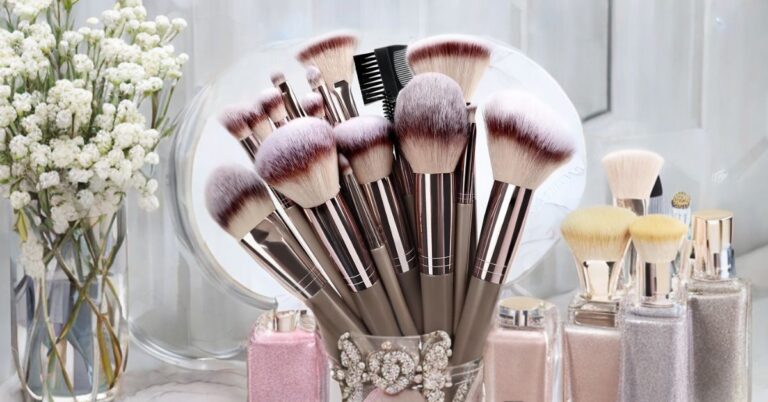 20Pcs Professional Super Soft Detail Blush Highlighter Makeup Brush Set